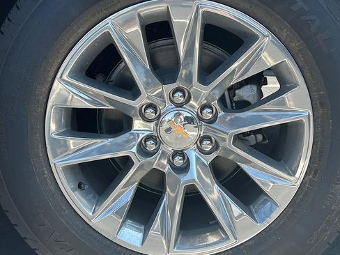 New 2025 Chevrolet Suburban Premier image 25