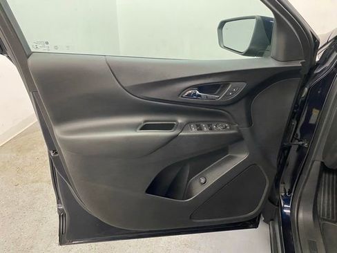 Used 2020 Chevrolet Equinox LT w/ Driver Convenience Package image 23