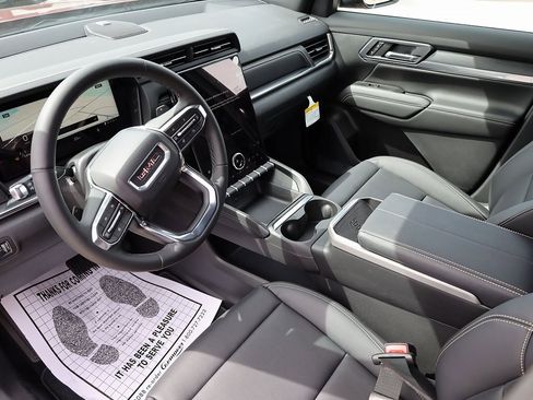 New 2025 GMC Terrain Elevation w/ Elevation Premium Package image 12