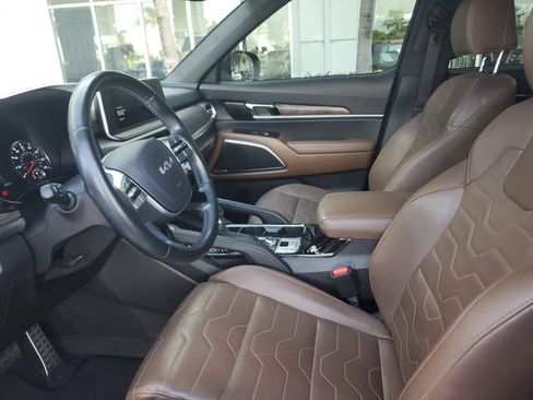 Certified 2022 Kia Telluride SX w/ SX Prestige Package AWD/4WD image 18