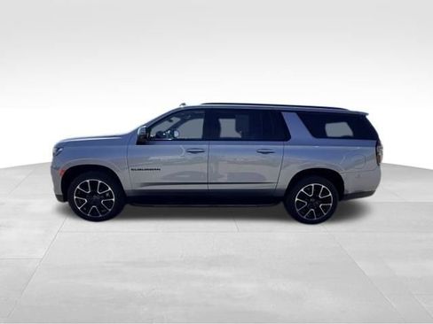 Used 2023 Chevrolet Suburban RST w/ Luxury Package AWD/4WD image 3