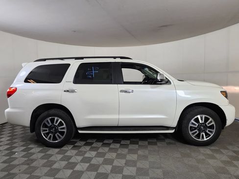 Used 2011 Toyota Sequoia Platinum AWD/4WD image 8