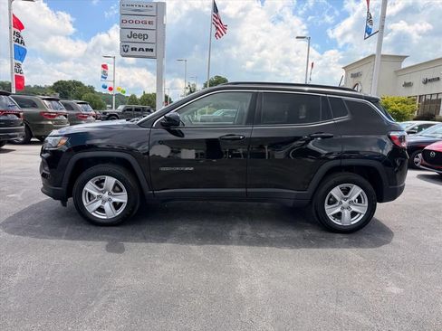 Used 2022 Jeep Compass Latitude w/ Convenience Group AWD/4WD image 8