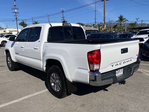 Used 2017 Toyota Tacoma TRD Sport RWD image 9