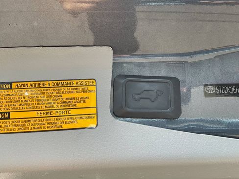 Used 2013 Toyota Highlander Limited AWD/4WD image 37