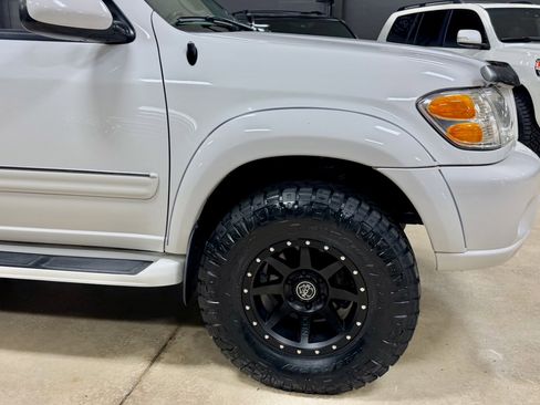 Used 2004 Toyota Sequoia Limited AWD/4WD image 19