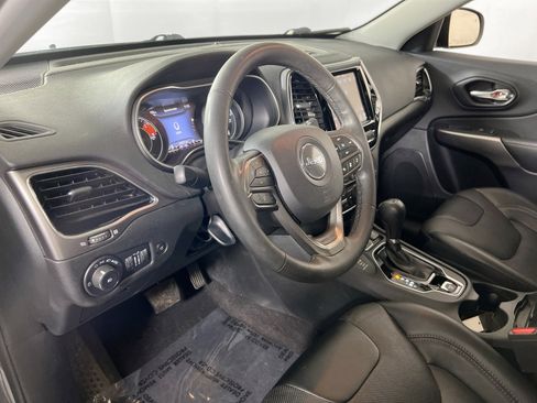 Used 2022 Jeep Cherokee Limited image 9