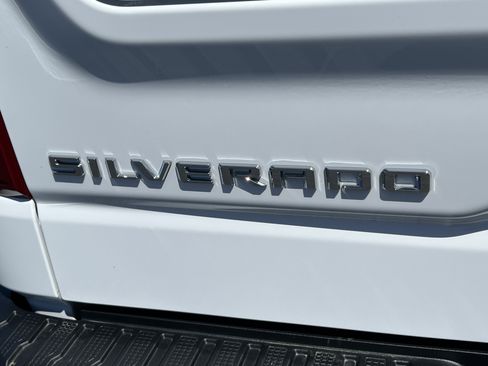 Used 2025 Chevrolet Silverado 1500 ZR2 w/ Technology Package AWD/4WD image 9