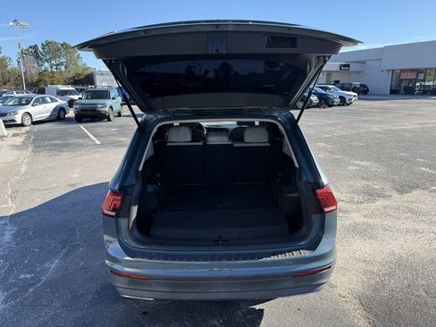 Used 2019 Volkswagen Tiguan SE image 8
