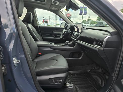 Certified 2024 Toyota Grand Highlander AWD image 11