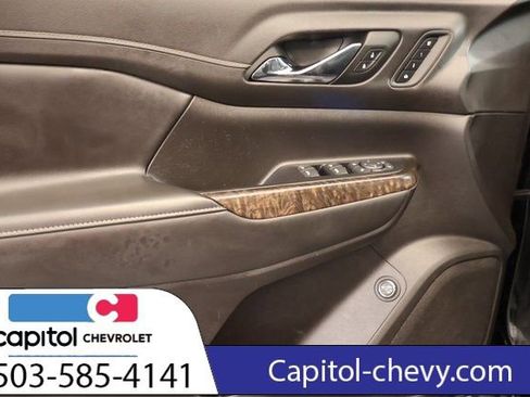 Used 2022 GMC Acadia Denali w/ Black Diamond Edition AWD/4WD image 11