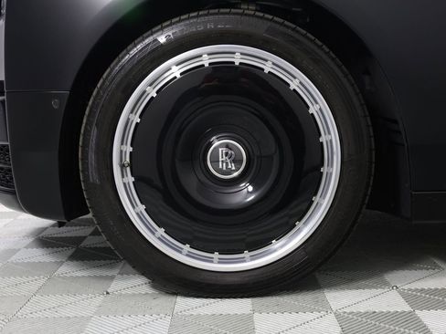 Certified 2024 Rolls-Royce Phantom Extended Wheelbase w/ The Phantom Package image 32