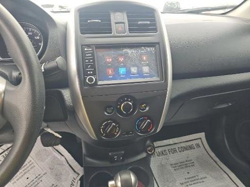 Used 2019 Nissan Versa SV image 3