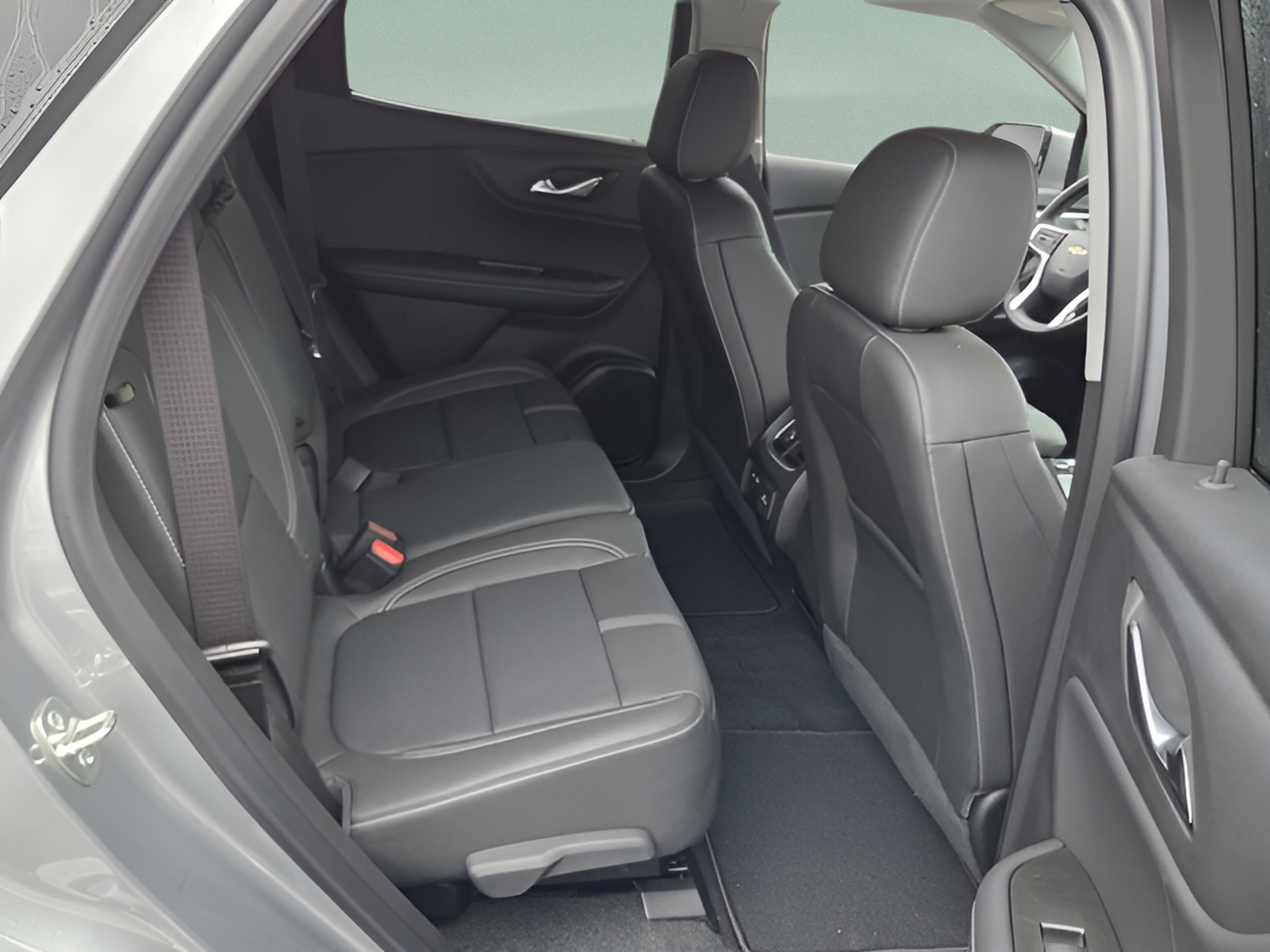 New 2026 Chevrolet Blazer LT w/ Sound & Technology Package FWD image 14