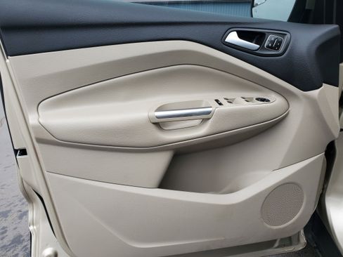 Used 2018 Ford Escape Titanium image 10