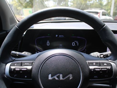 Certified 2024 Kia Sportage EX FWD image 25