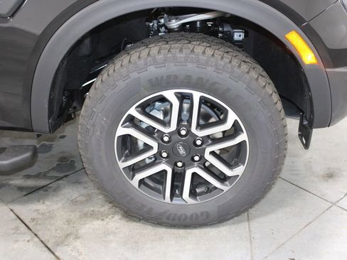 New 2025 Ford Ranger Lariat w/ FX4 Off-Road Package image 48