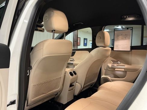 Used 2025 Mercedes-Benz GLA 250 4MATIC image 10