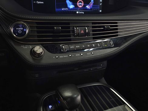 Used 2019 Lexus LS 500h AWD w/ Accessory Package (Z1) image 31