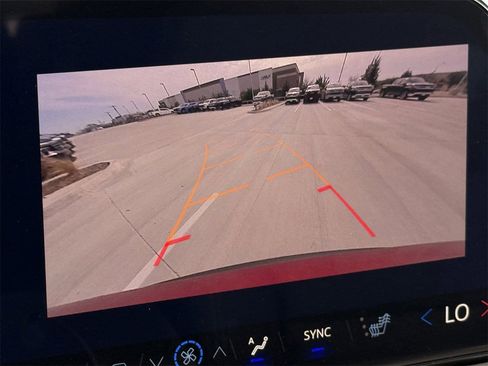 New 2026 Chevrolet Traverse LT image 17