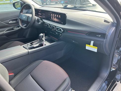 New 2026 Nissan Sentra SR w/ Floor Mat Package FWD image 42