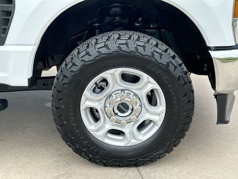 Used 2025 Ford F250 XLT AWD/4WD image 10