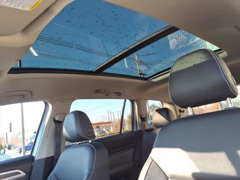 Used 2021 Volkswagen Atlas SE w/ Panoramic Sunroof Package image 15