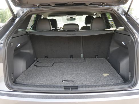 New 2025 Volkswagen Atlas Cross Sport SE image 5