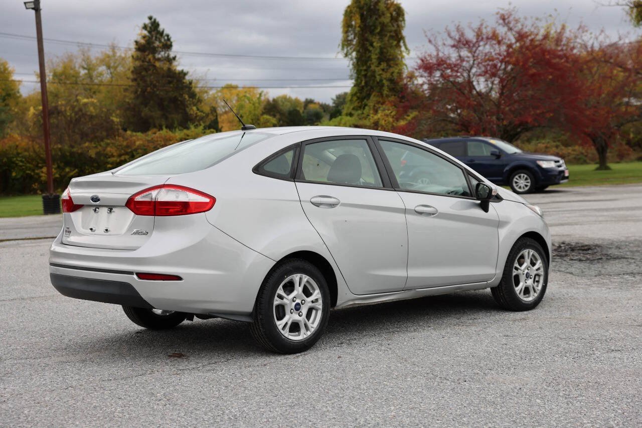 Used 2015 Ford Fiesta SE FWD image 5