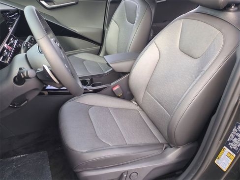 New 2025 Kia Niro SX Touring image 17