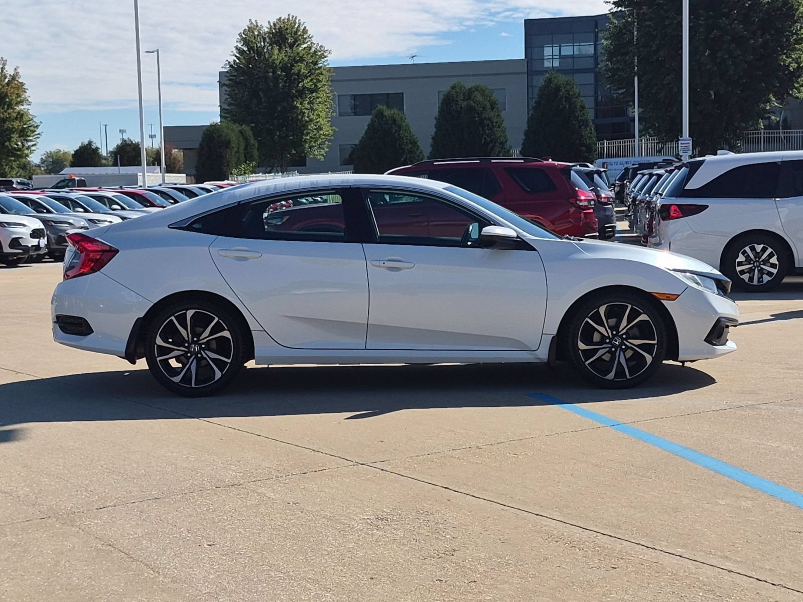 Used 2019 Honda Civic Sport image 5