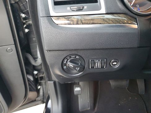 Certified 2023 Chrysler 300 Touring L w/ Popular Equipment Group image 28