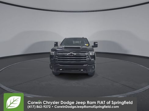 Used 2024 Chevrolet Silverado 3500 High Country w/ High Country Premium Package AWD/4WD image 5