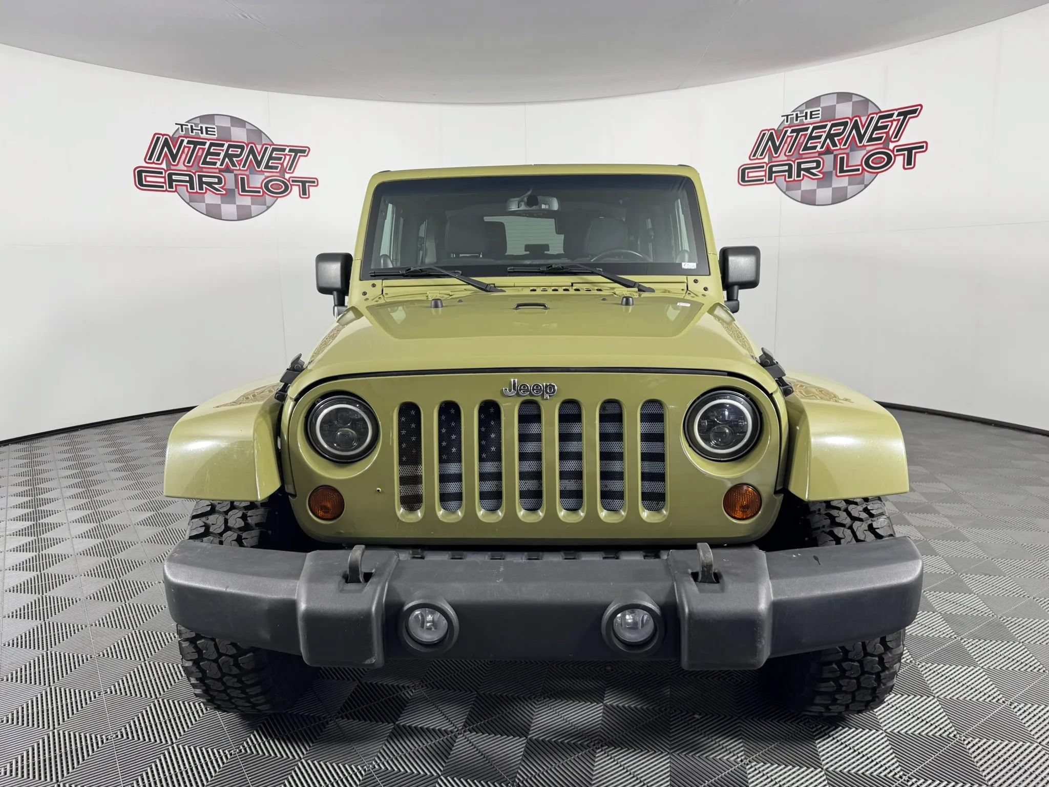 Used 2013 Jeep Wrangler Sahara w/ Connectivity Group AWD/4WD image 2