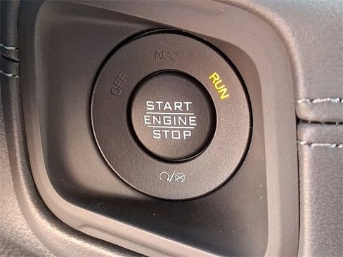 New 2025 Jeep Gladiator Sport image 17