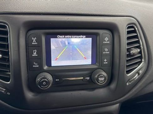 Used 2018 Jeep Compass Sport FWD image 31