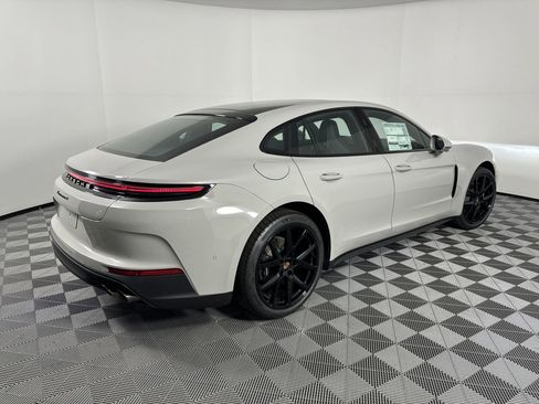 Certified 2025 Porsche Panamera 4 image 9