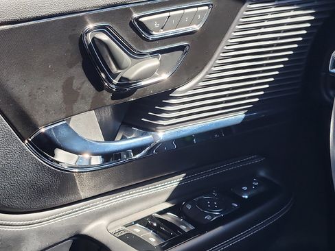 Used 2022 Lincoln Corsair AWD w/ Premium Package image 12