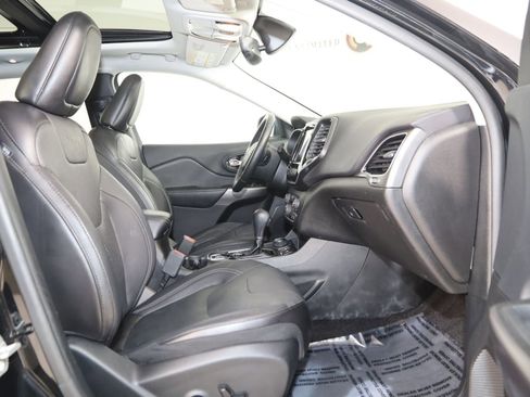 Used 2019 Jeep Cherokee Limited AWD/4WD image 13