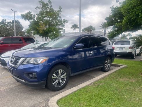 Used 2019 Nissan Pathfinder SL AWD/4WD image 8