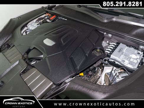 Used 2023 Porsche Cayenne Platinum Edition image 19