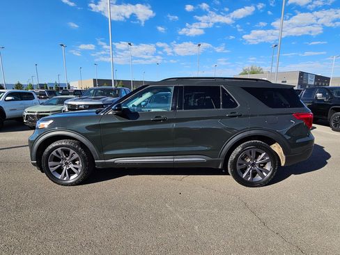 Used 2022 Ford Explorer XLT w/ Equipment Group 202A AWD/4WD image 7