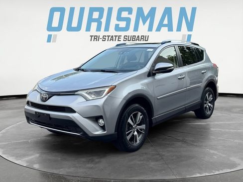 Used 2018 Toyota RAV4 XLE AWD/4WD image 2