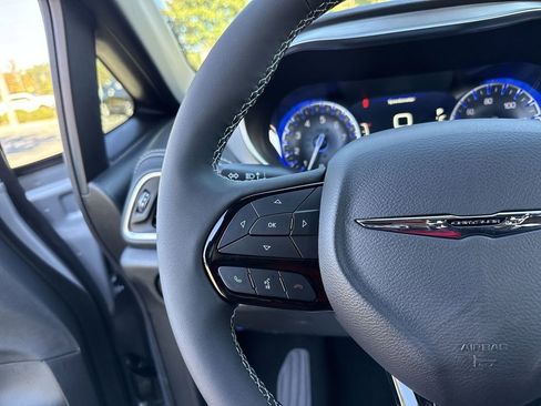 New 2026 Chrysler Pacifica Limited w/ S Appearance Package image 14