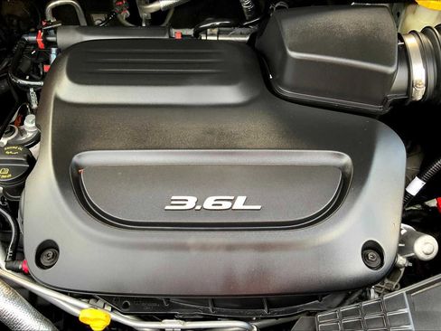 Used 2019 Chrysler Pacifica Limited w/ Advanced Safetytec Group FWD image 31