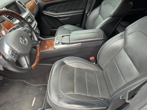 Used 2014 Mercedes-Benz GL 550 4MATIC image 27