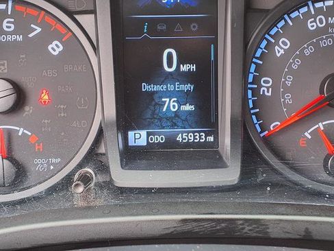 Used 2022 Toyota Tacoma SR image 10