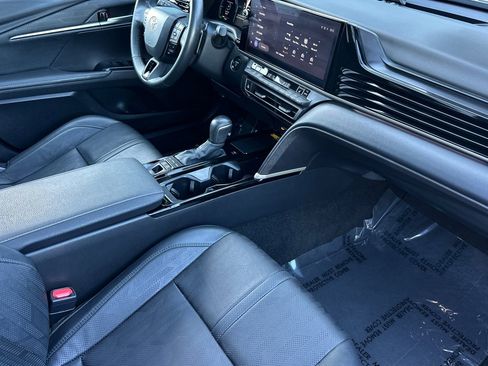 Used 2025 Toyota Camry XSE FWD image 19