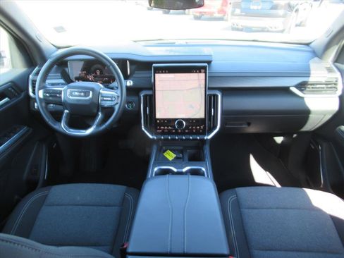 Used 2025 GMC Acadia Elevation image 11