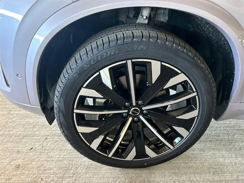 New 2026 Volvo XC90 B6 Plus w/ Protection Package Premier image 8